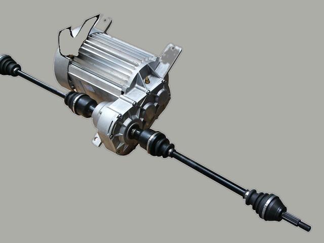 Motor w/integrated gearbox and driveshaf