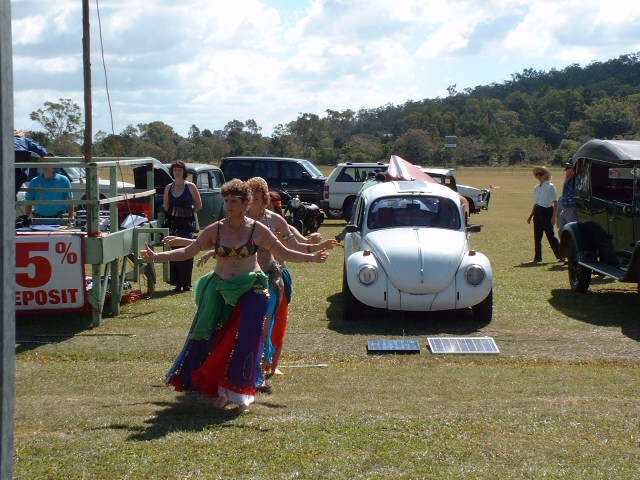 VW attracts belly dancers