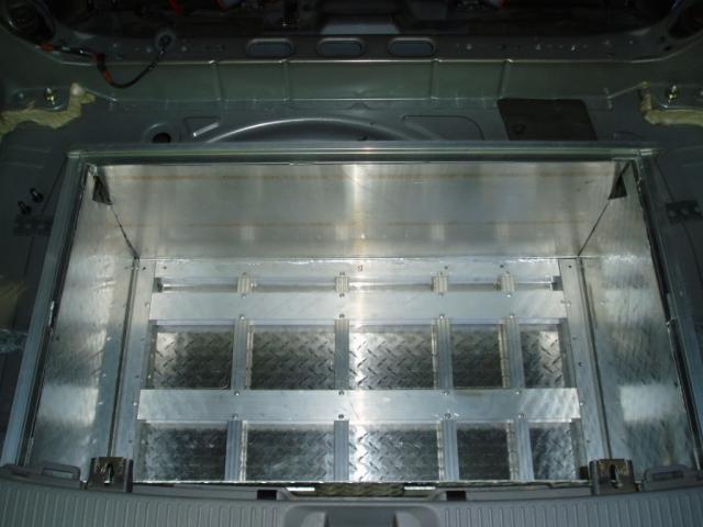 Hatch Battery Box, Interior